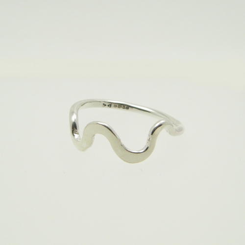 meandering ring